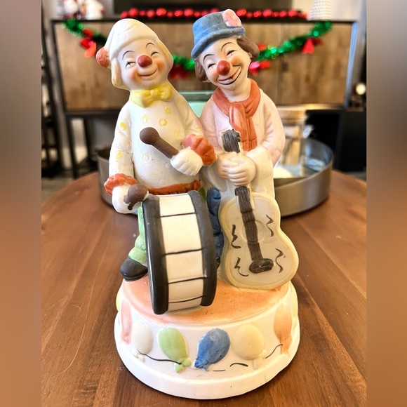 Send in The Clowns Porcelain Music Box - Picture 1 of 6